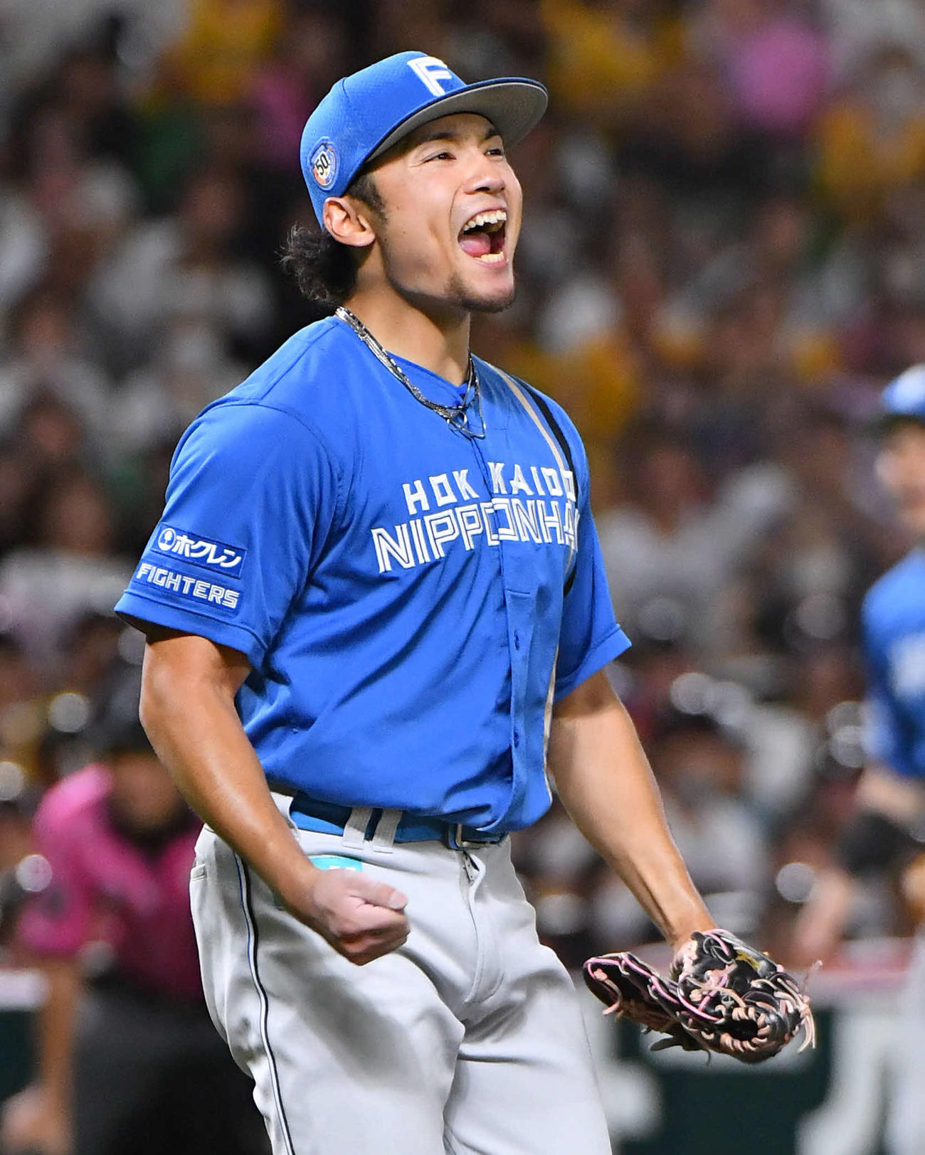 ソフトバンク対日本ハム　7回裏ソフトバンク2死二塁、今宮を見逃し三振に抑え、雄たけびをあげる伊藤（撮影・岩下翔太）