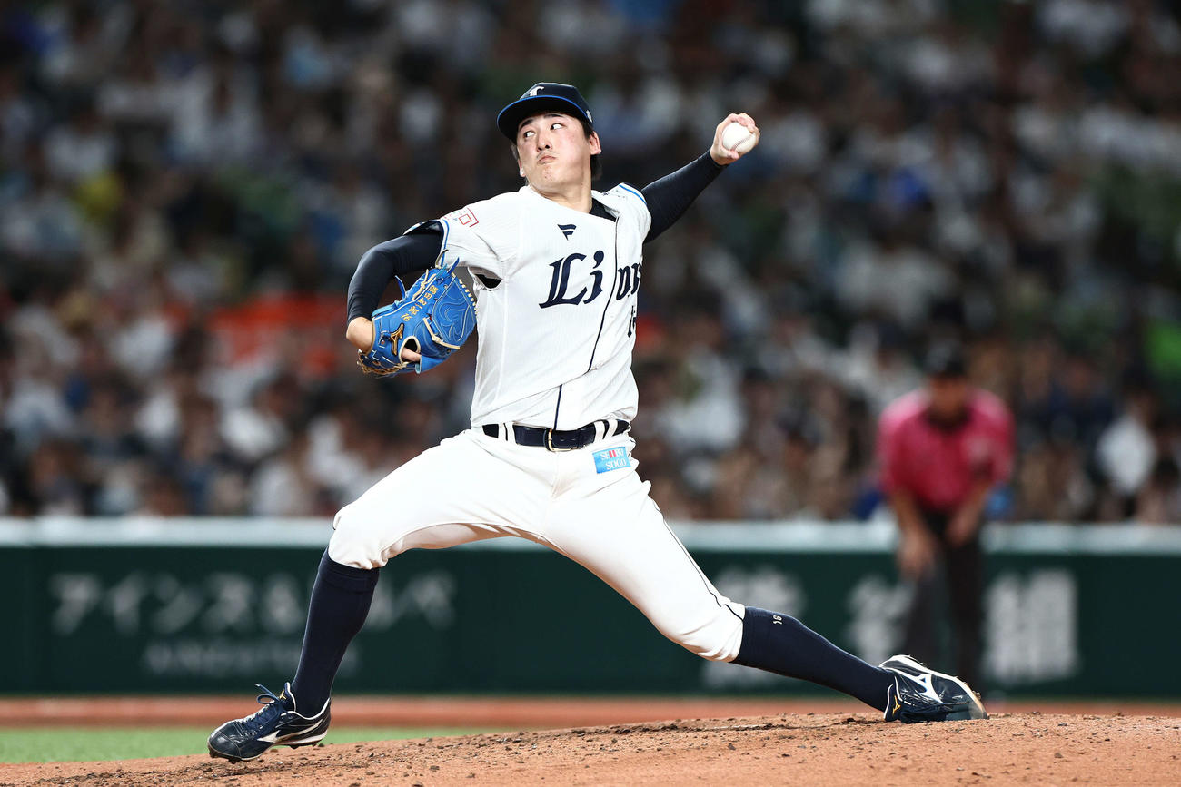 西武対オリックス　7回表、力投する隅田（撮影・河田真司）