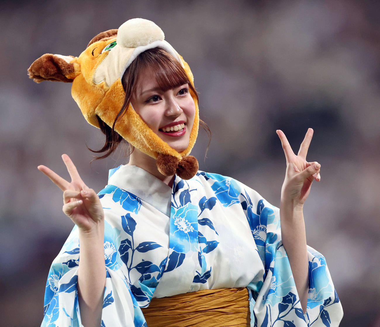 浴衣姿で登場するファイターズガールの橋本莉々花