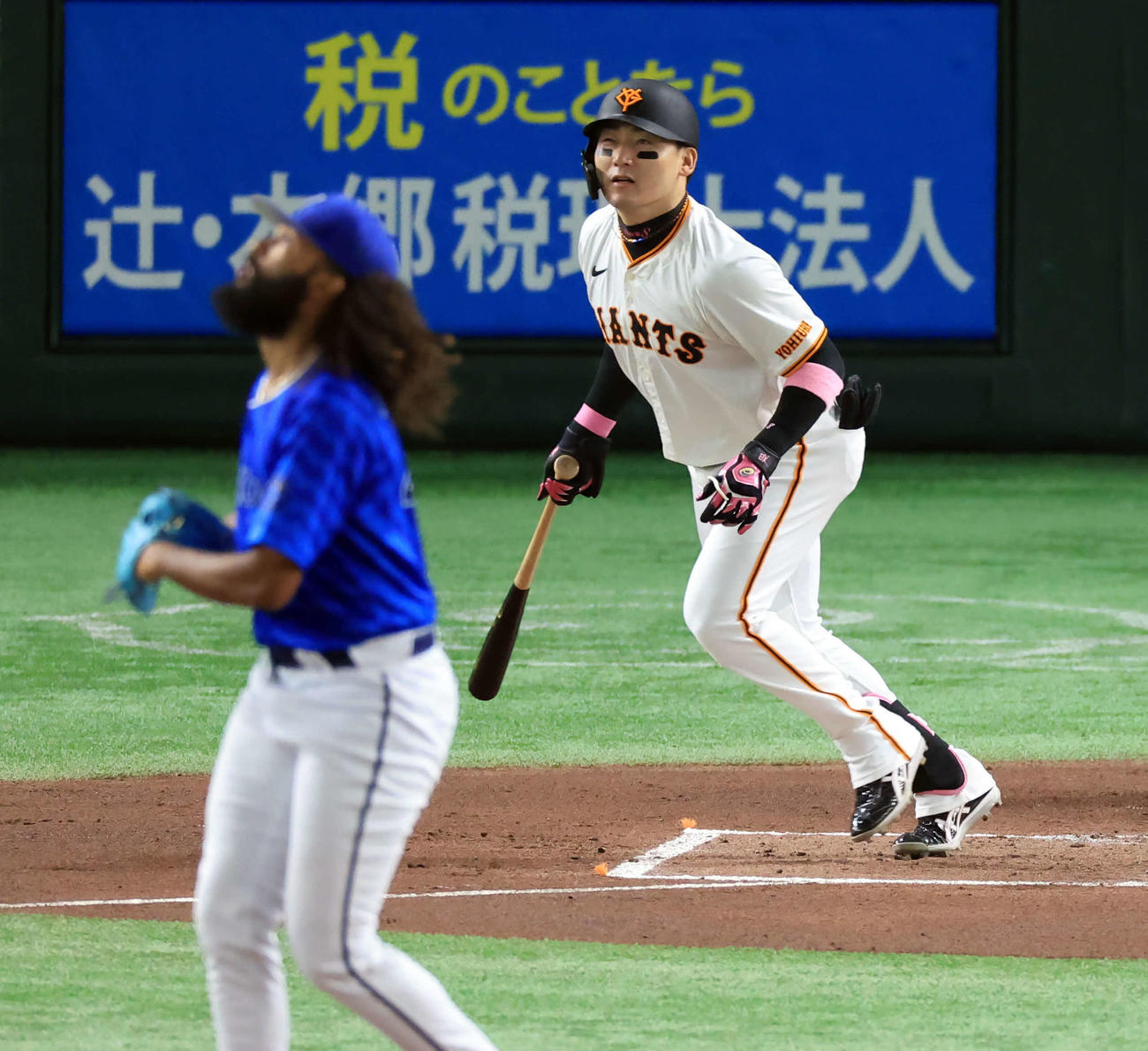 巨人対DeNA 1回裏巨人無死、丸は先頭打者本塁打を放つ。投手ジャクソン（撮影・浅見桂子）