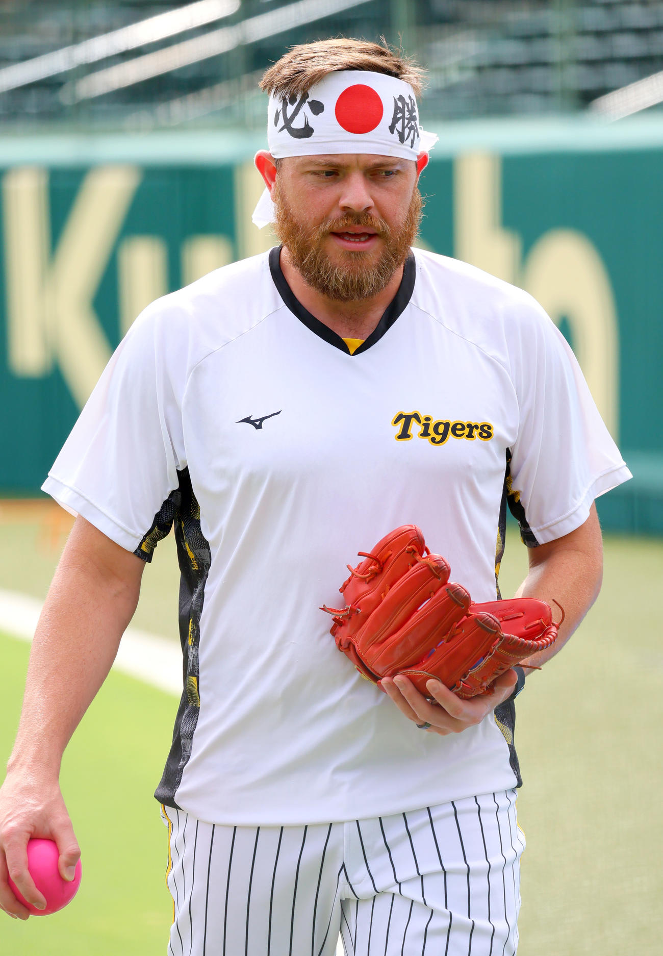 阪神ビーズリーは投手指名練習で汗を流す（撮影・上山淳一）