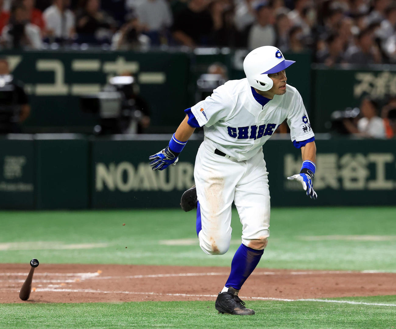 高校野球女子選抜対イチロー選抜　4回裏イチロー選抜無死、イチロー氏は右中間二塁打を放つ（撮影・浅見桂子）
