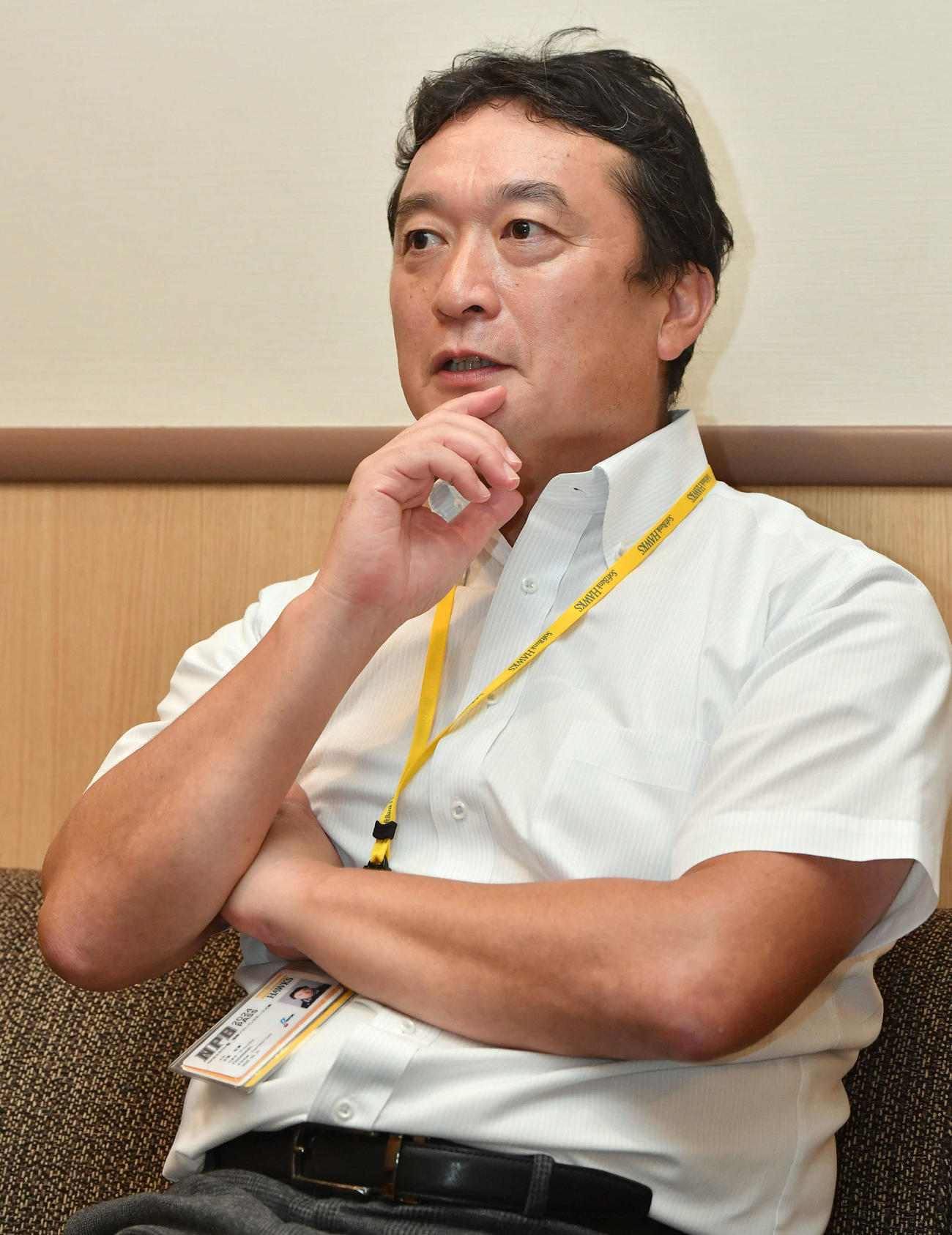 インタビューに答えるソフトバンク三笠取締役GM（撮影・岩下翔太）