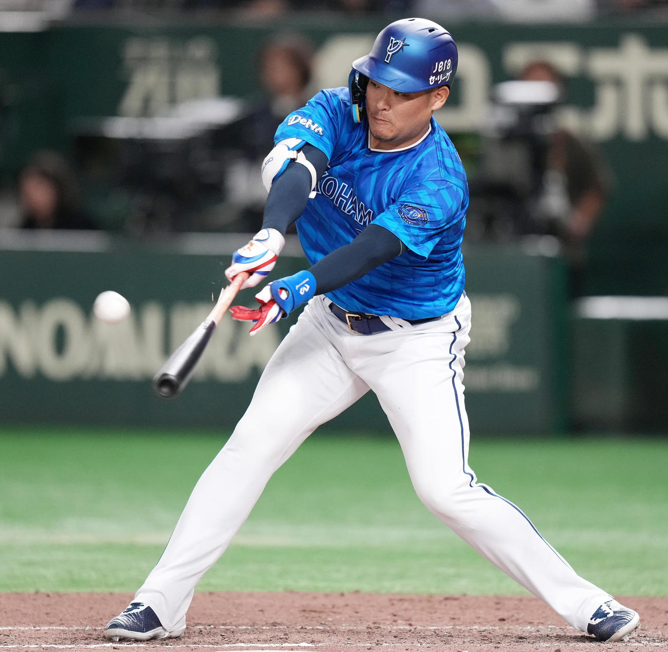 巨人対DeNA 8回表DeNA1死、遊飛に倒れる代打筒香（撮影・鈴木みどり）