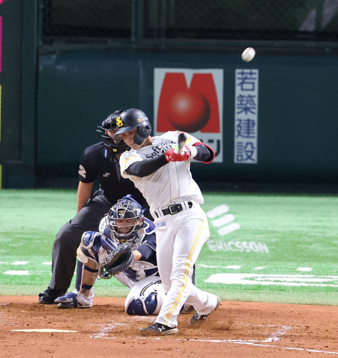 ソフトバンク対オリックス　3回裏ソフトバンク無死、今宮は左越えに本塁打を放つ（撮影・梅根麻紀）