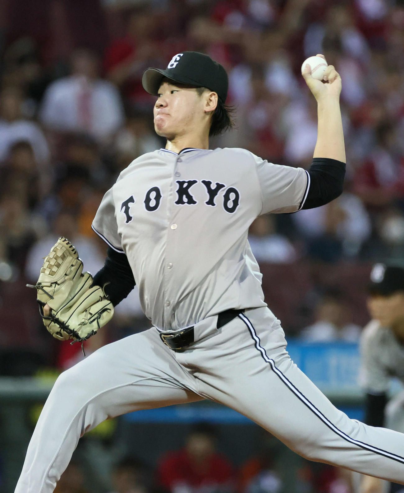 広島対巨人　巨人先発の井上（撮影・加藤孝規）