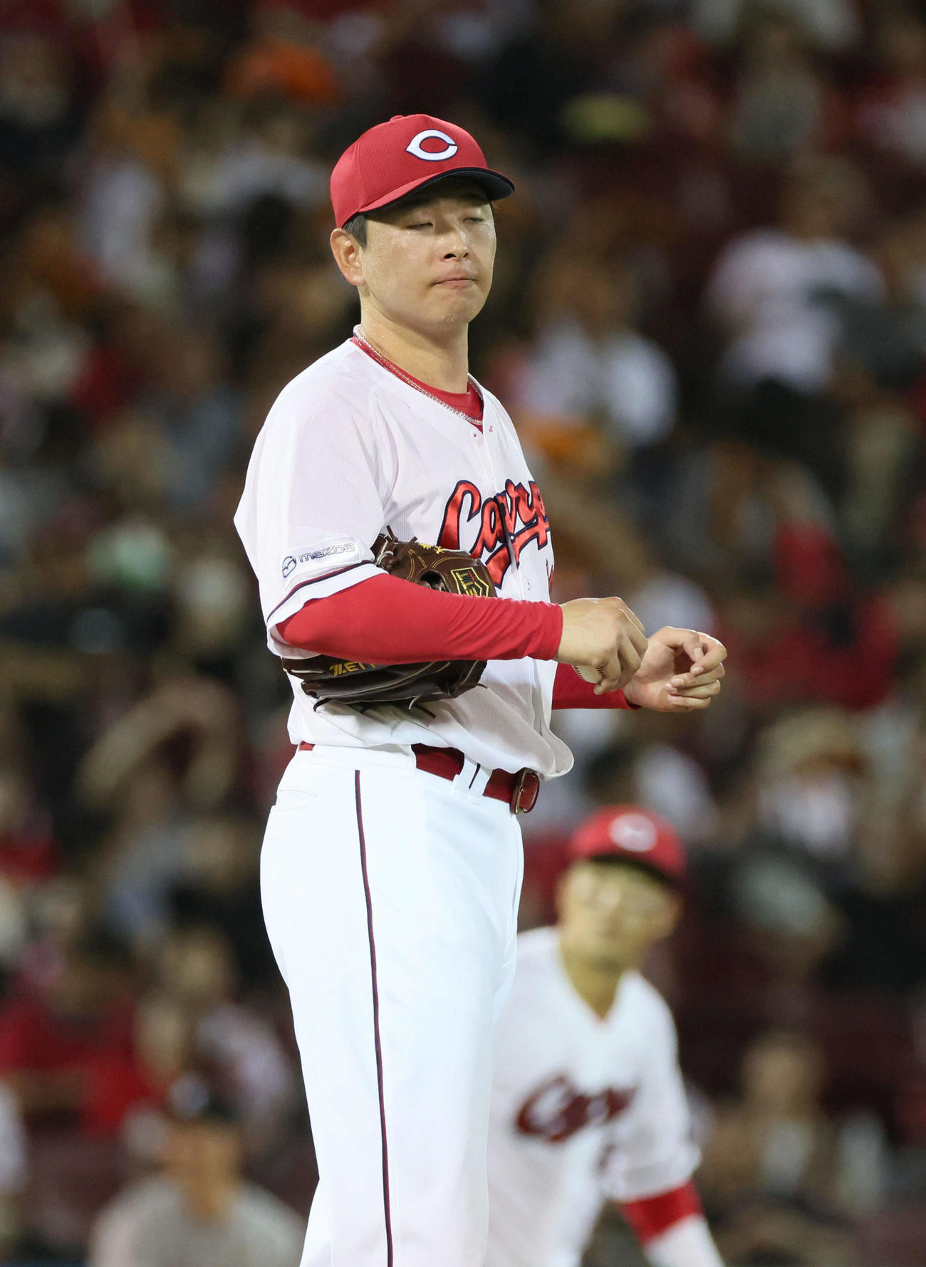 広島対巨人　3回表巨人2死一、二塁、吉川に左2点適時二塁打を浴びた大瀬良（撮影・加藤孝規）