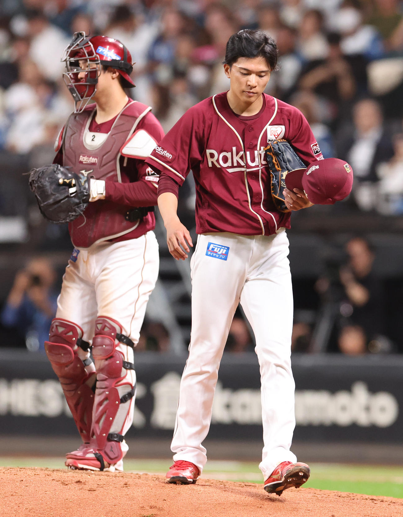 日本ハム対楽天　6回裏途中で降板する早川（撮影・佐藤翔太）