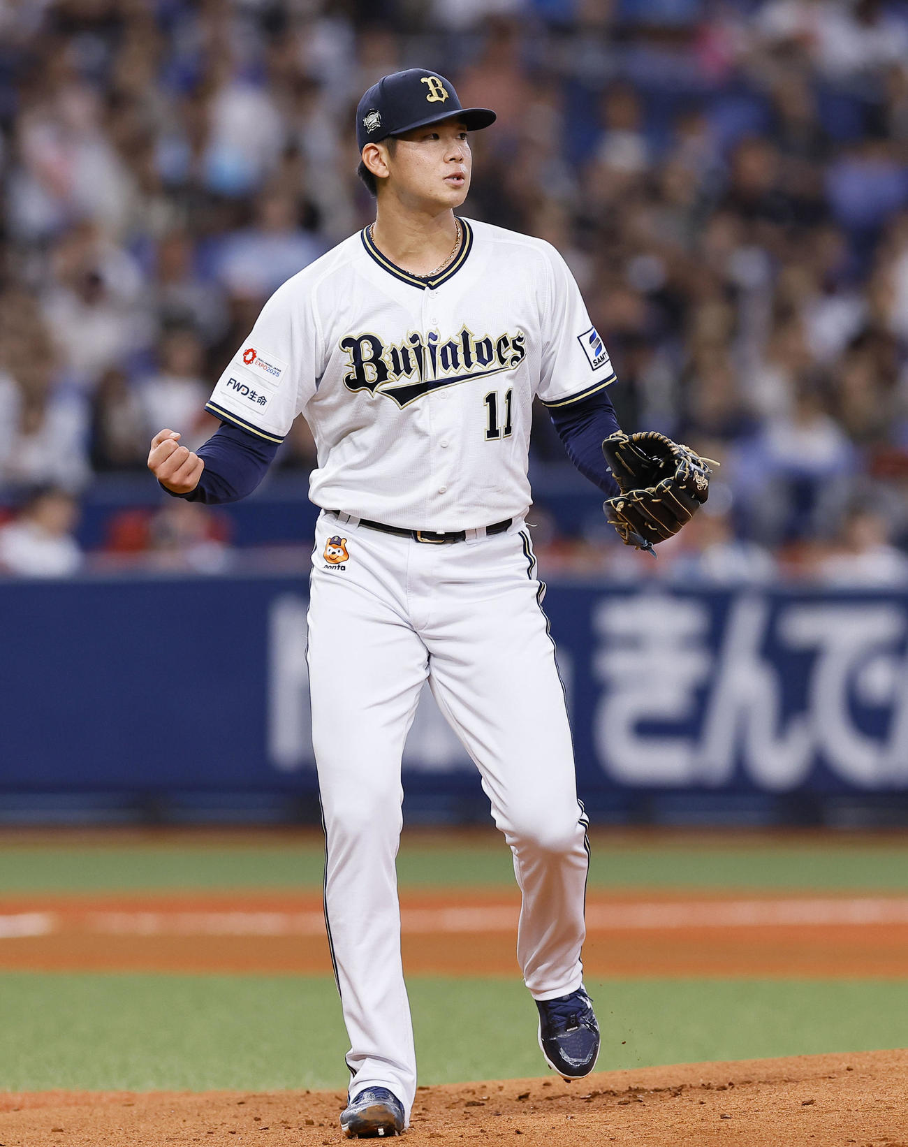 オリックス対日本ハム　1回を3者連続三振に仕留め、ガッツポーズをするオリックス山下（撮影・藤尾明華）