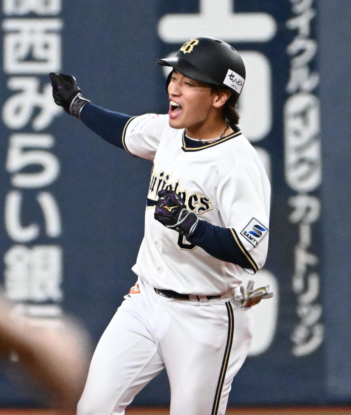 オリックス対日本ハム　9回裏オリックス1死満塁、渡部はサヨナラの右適時打を放ち喜ぶ（撮影・石井愛子）