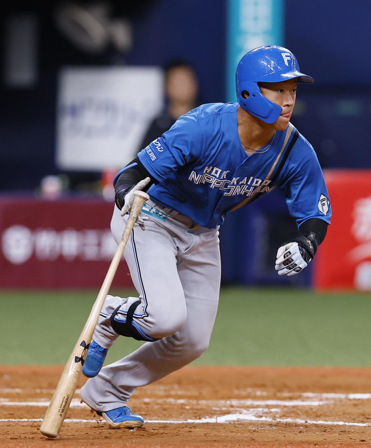 オリックス対日本ハム　9回表日本ハム無死、矢沢は一塁強襲安打を放つ（撮影・藤尾明華）