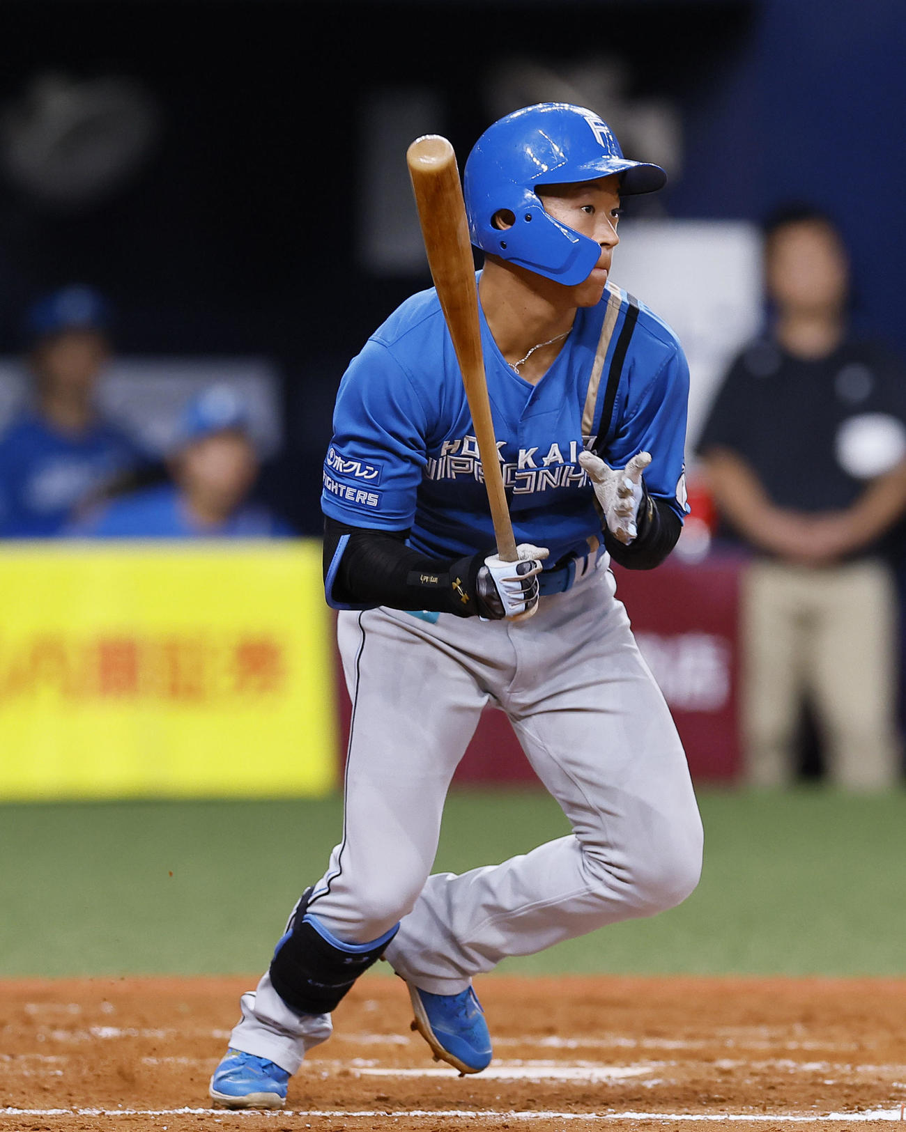 オリックス対日本ハム　9回表日本ハム無死、矢沢は一塁強襲安打を放つ（撮影・藤尾明華）