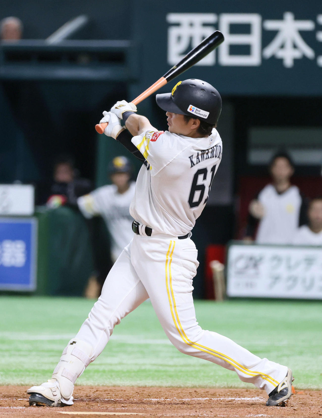 ソフトバンク対楽天　2回裏ソフトバンク1死一塁、川村は右越え2点本塁打を放つ（撮影・加藤孝規）