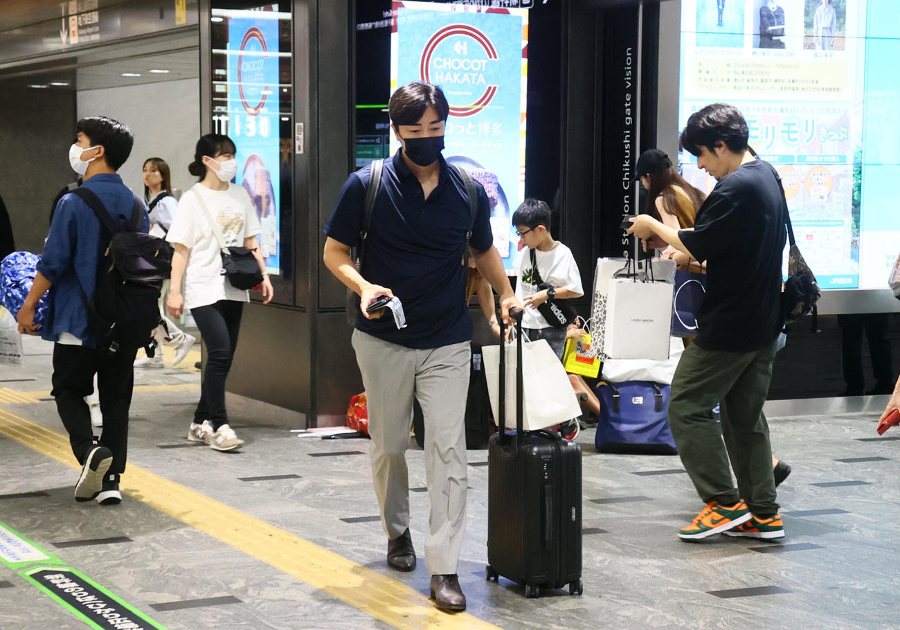 博多駅から新幹線で大阪へむかう和田（撮影・鬼束羽瑠菜）