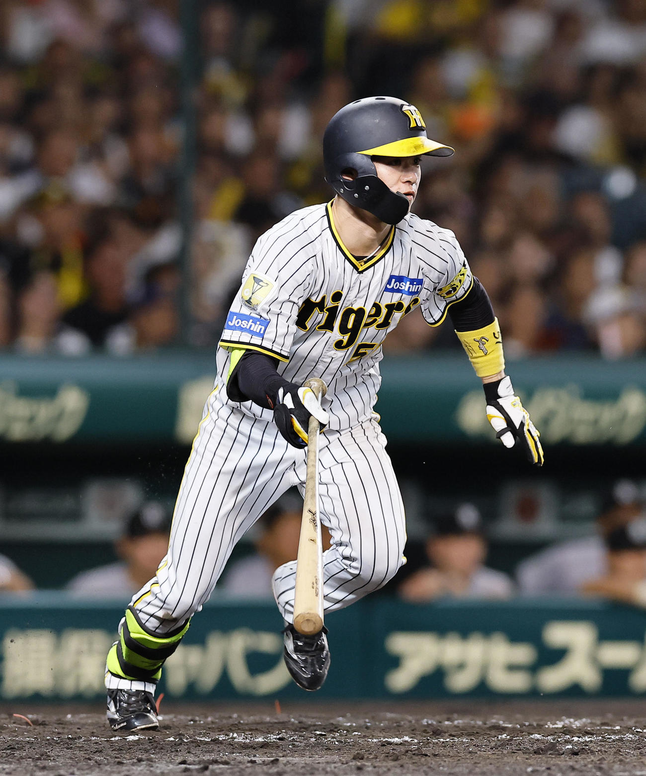 阪神対巨人　3回裏阪神2死一、三塁、中野は右前に先制の適時打を放つ（撮影・藤尾明華）