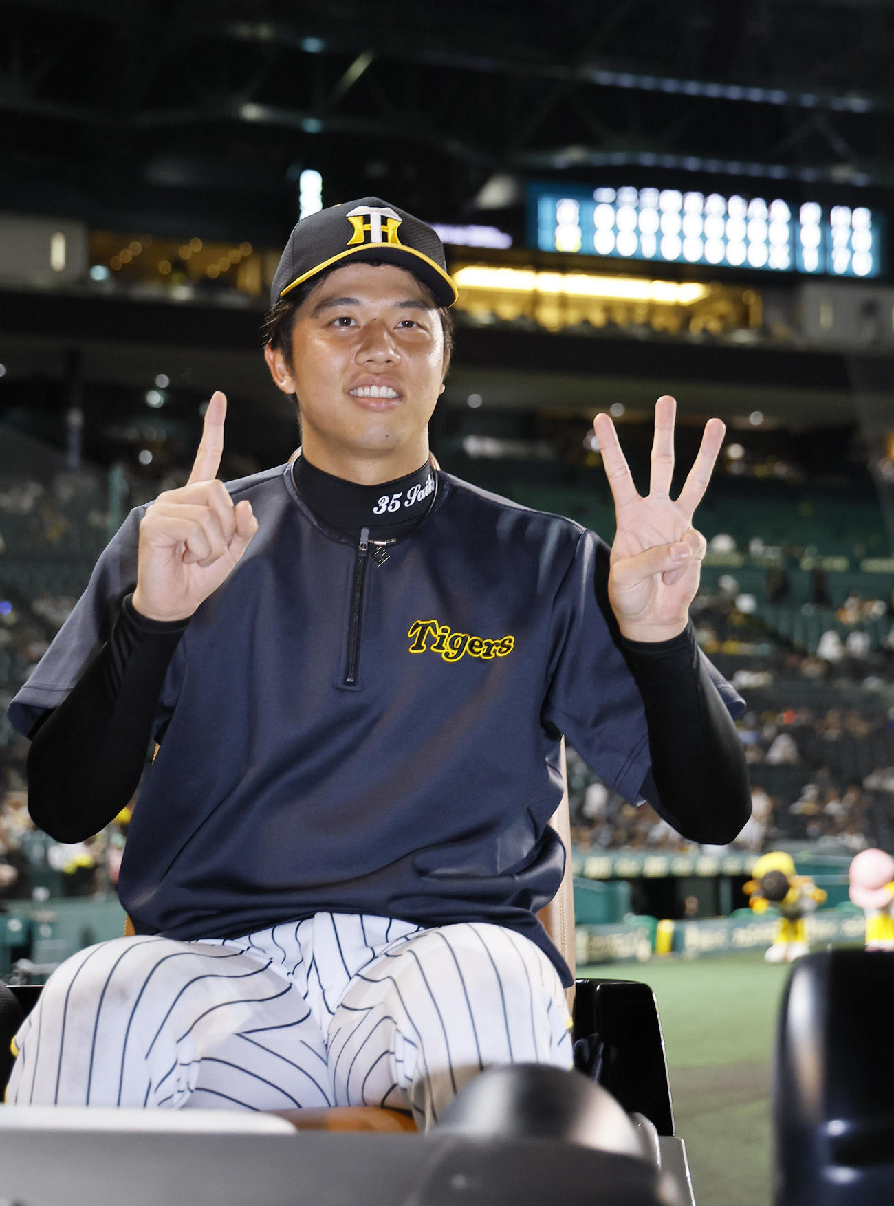 阪神対巨人　13勝目を飾った阪神才木（撮影・藤尾明華）