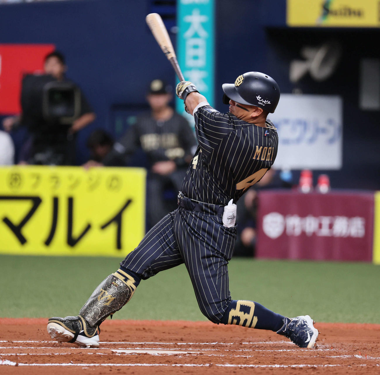 オリックス対日本ハム　7回裏オリックス1死、森は右前打を放つ（撮影・宮崎幸一）