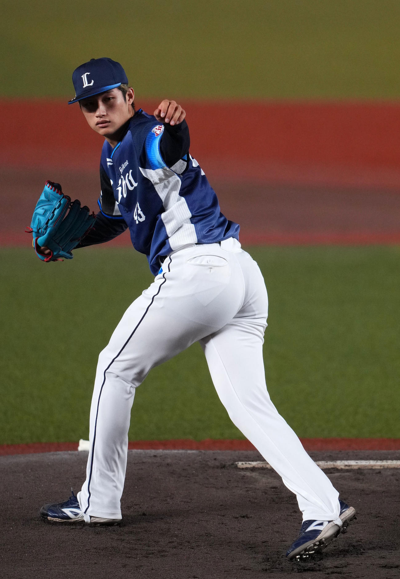 ロッテ対西武　力投する西武先発の羽田（撮影・横山健太）