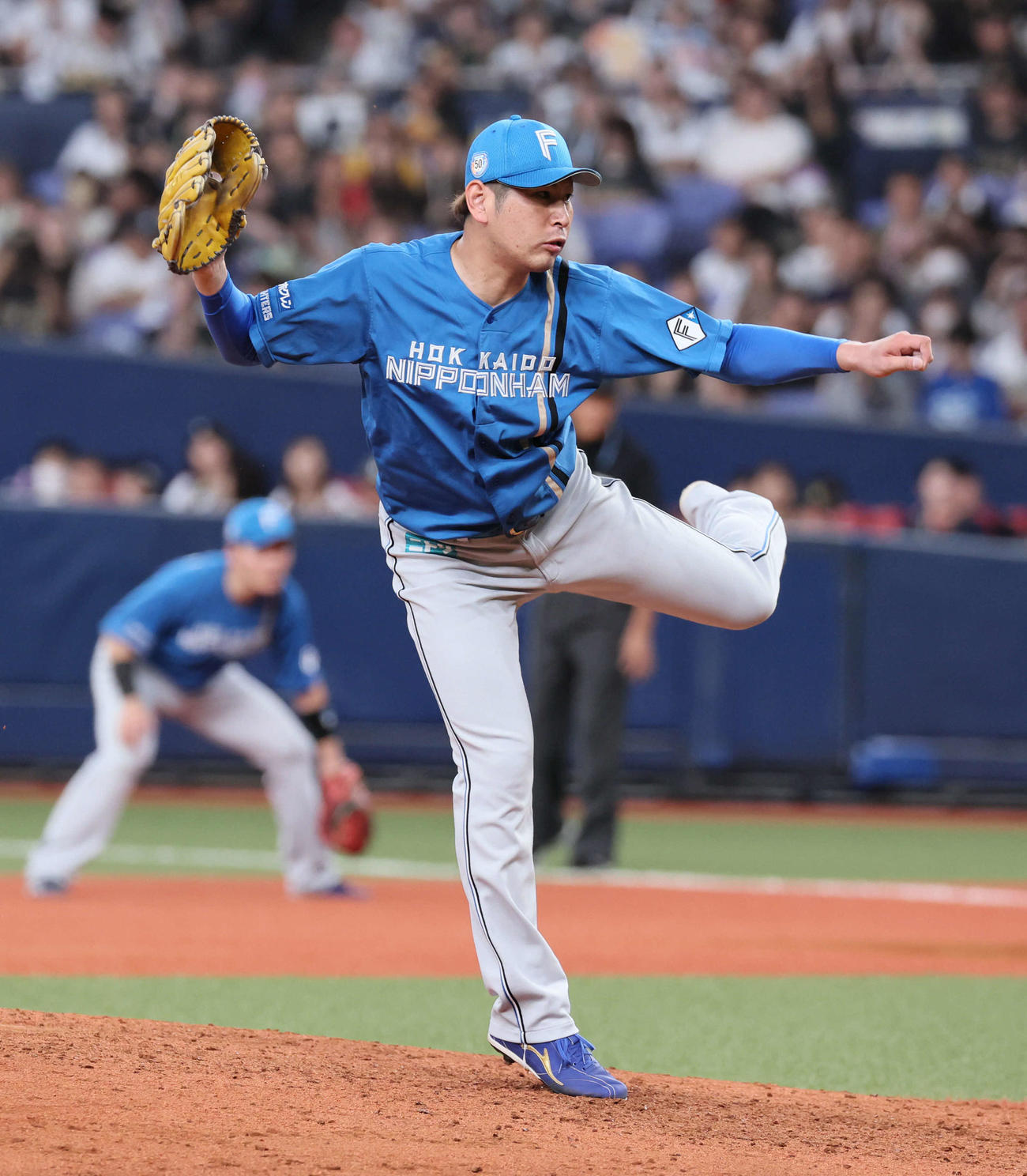 オリックス対日本ハム　オリックスに完投勝利し10勝目を挙げた日本ハム加藤貴（撮影・宮崎幸一）
