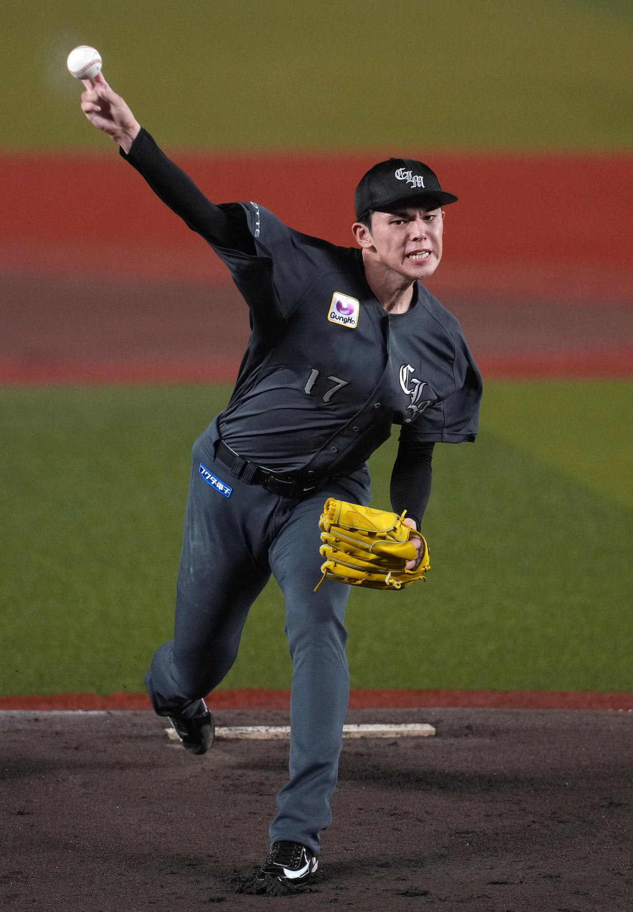 ロッテ対西武　力投するロッテ先発の佐々木（撮影・横山健太）