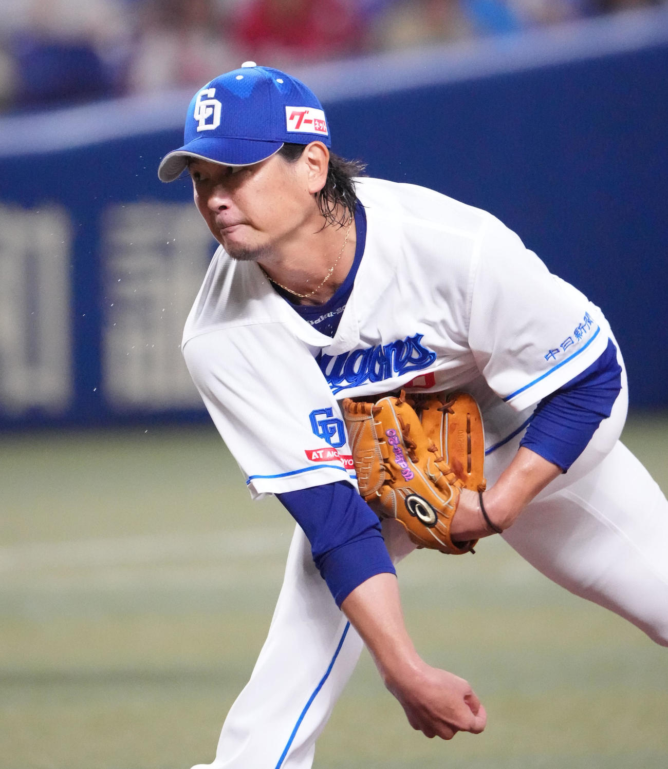 中日対広島　1回表、登板する中日先発の涌井（撮影・森本幸一）