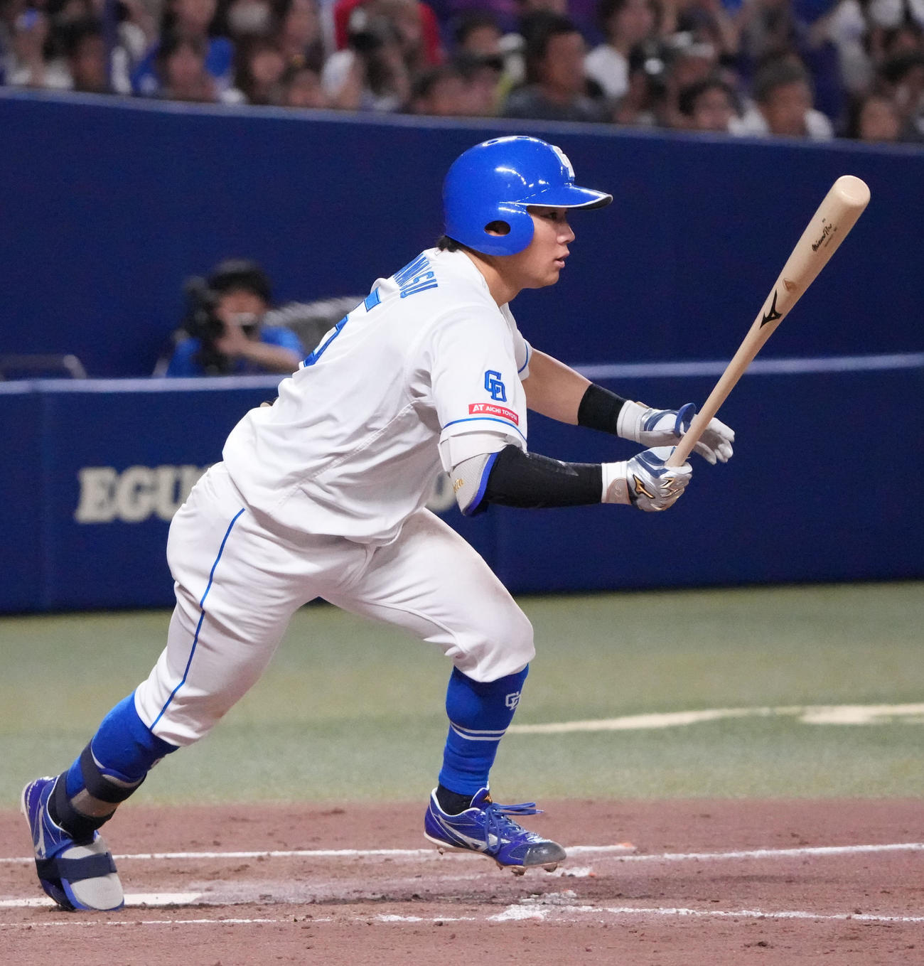 中日対広島　5回裏中日2死三塁、右前適時打を放つ村松（撮影・森本幸一）