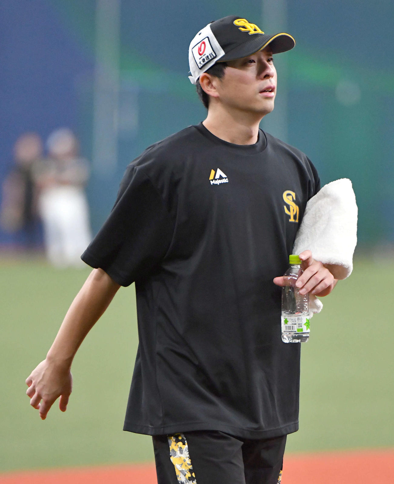 オリックス対ソフトバンク　練習を終えて引き揚げる大関（撮影・岩下翔太）