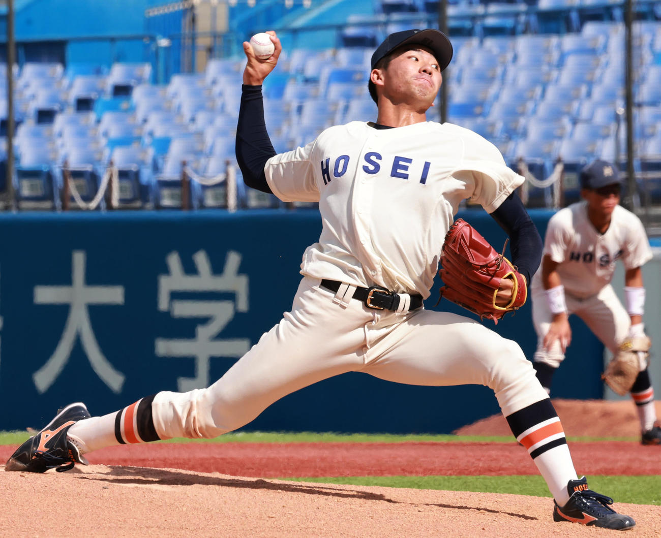 法大対立大　法大先発の篠木（撮影・野上伸悟）