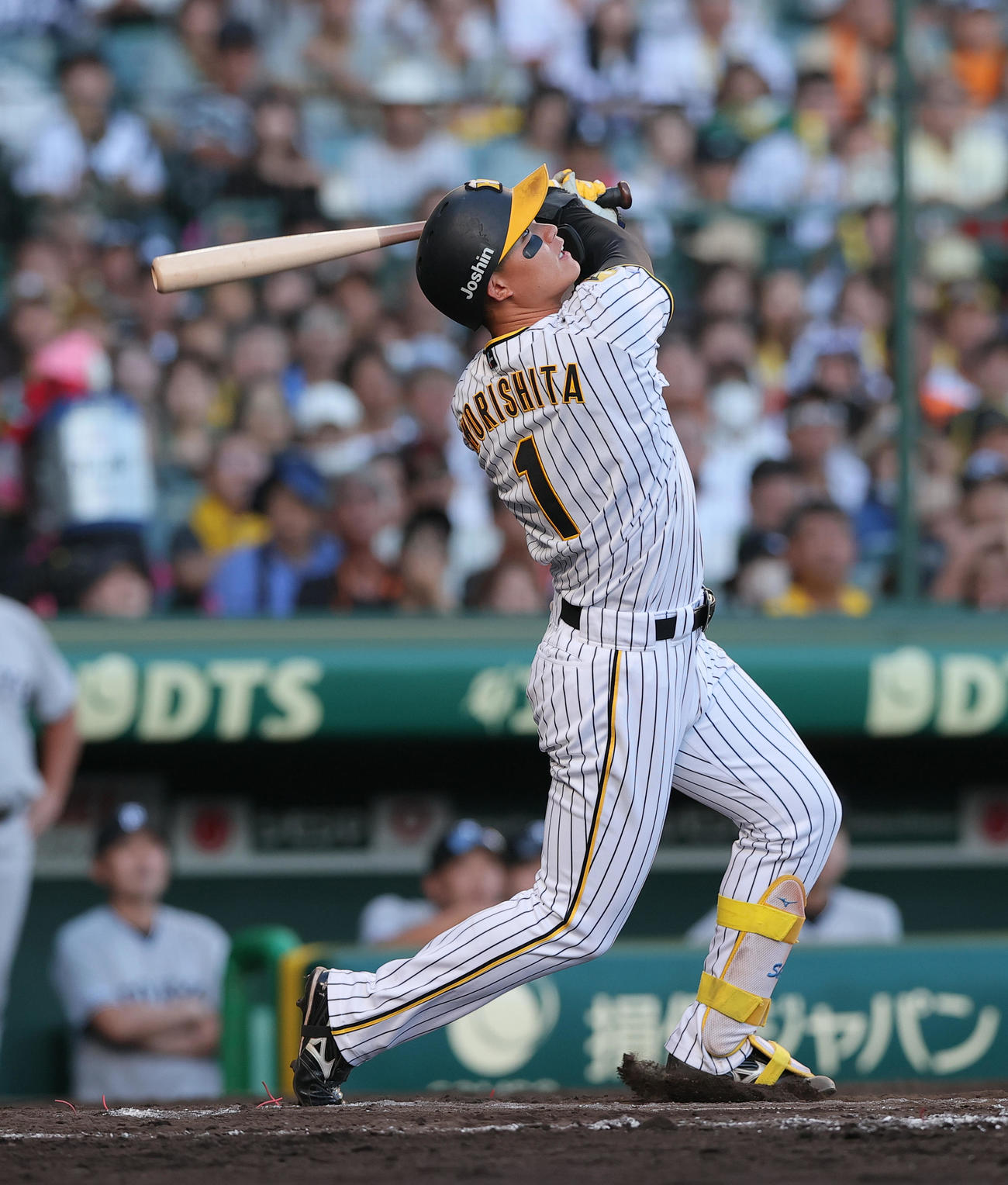阪神対巨人　8回裏阪神1死、森下は右飛に倒れる（撮影・上山淳一）
