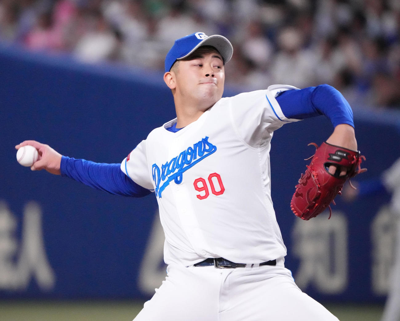 中日対広島　8回表、中日2番手で登板する松山（撮影・森本幸一）