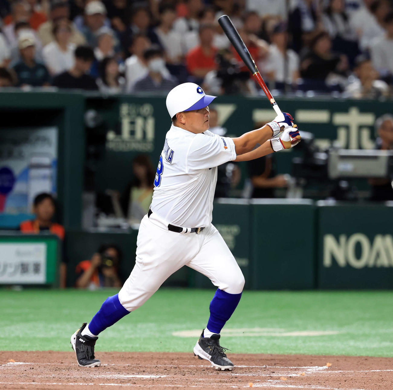 高校野球女子選抜対イチロー選抜　4回裏イチロー選抜無死一、三塁、松坂大輔氏は犠飛を放つ（撮影・浅見桂子）