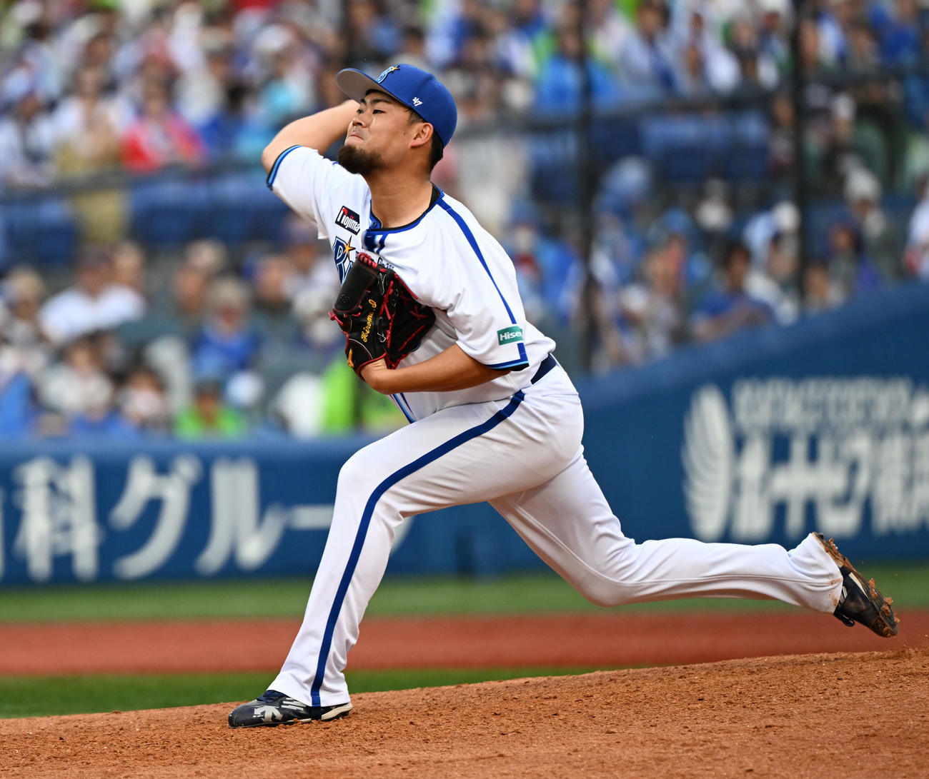 DeNA対ヤクルト　7回から登板し、2勝目を挙げたDeNA伊勢（撮影・千葉一成）