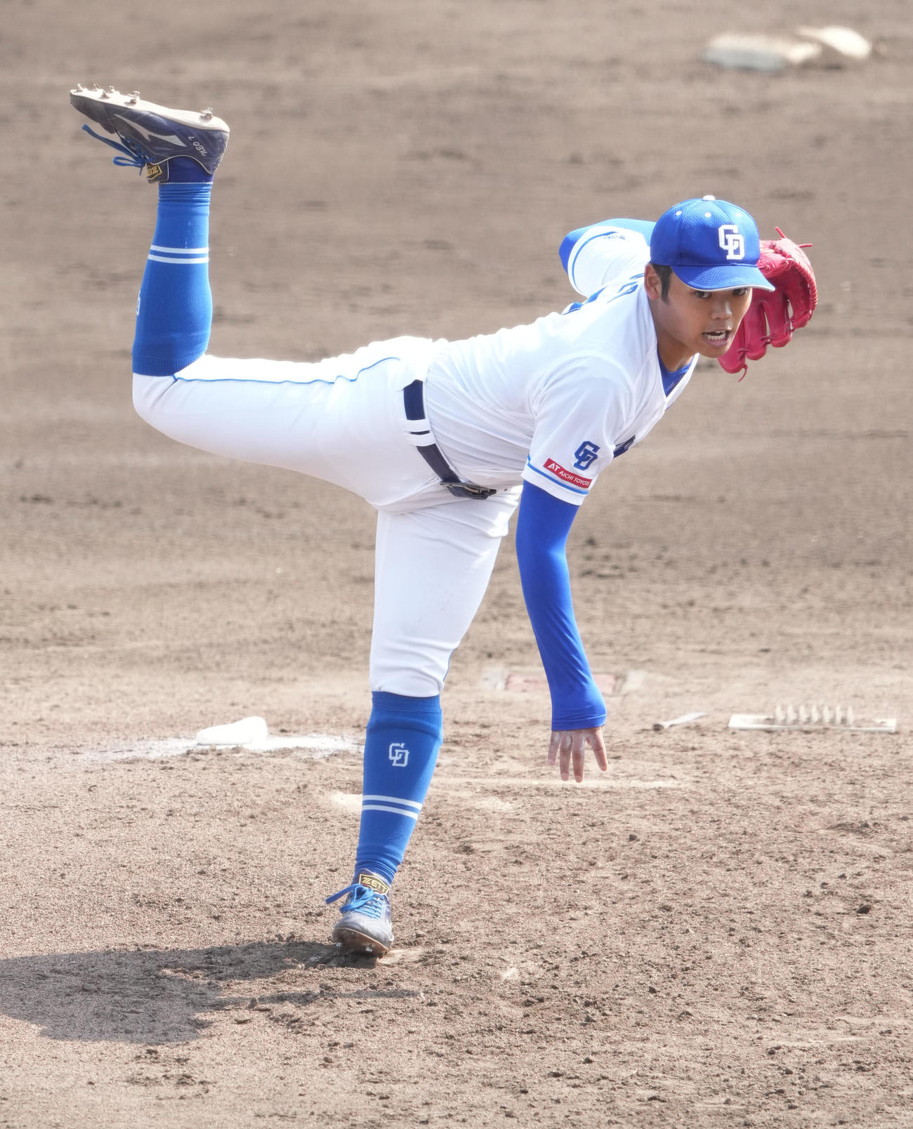 ウエスタン中日対広島　3回表、力投する中日先発の根尾（撮影・森本幸一）