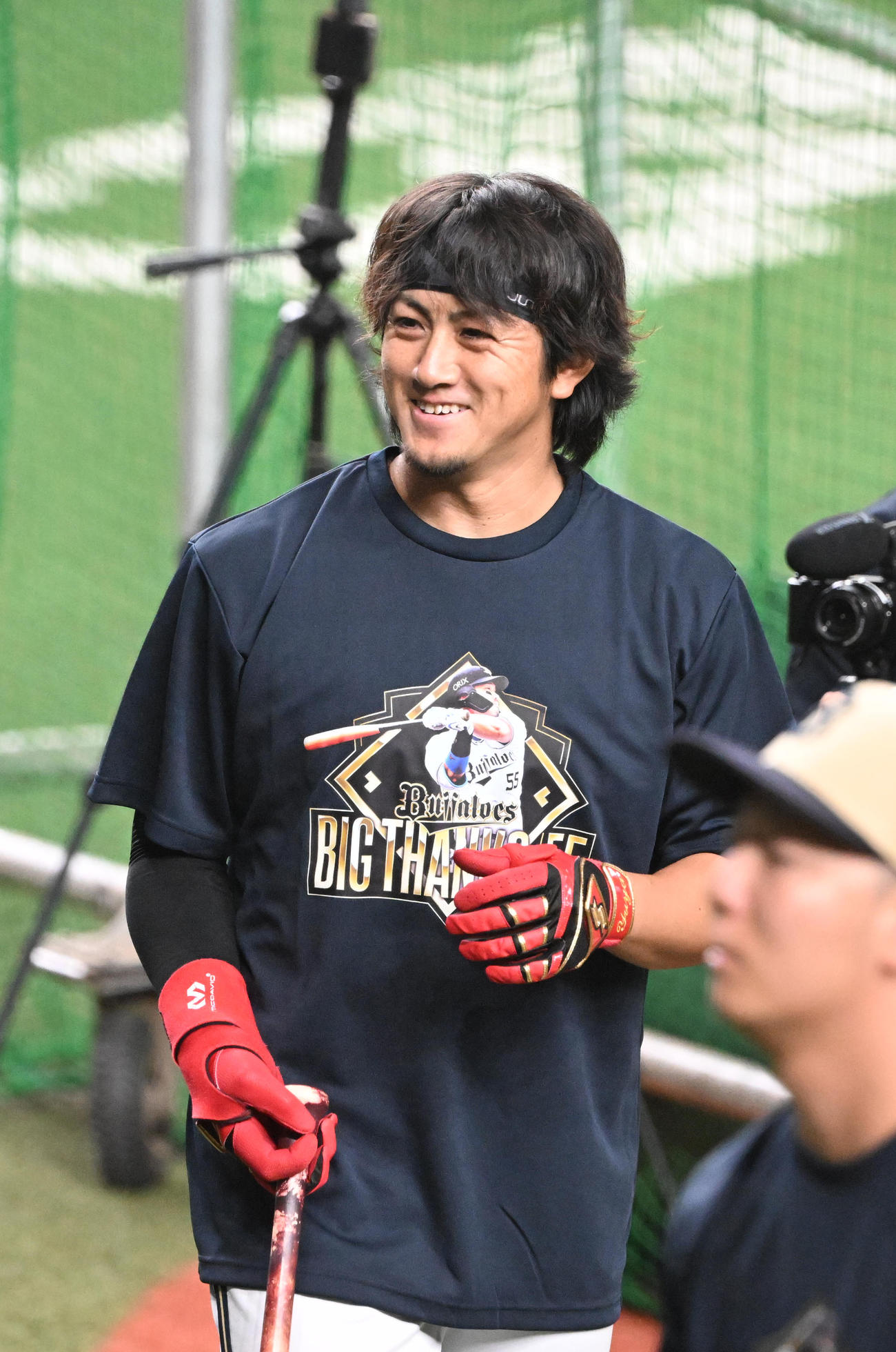 笑顔で練習するオリックス小田（撮影・和賀正仁）