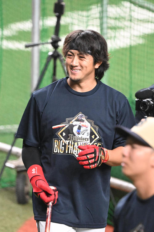 オリックス】引退試合のT－岡田と安達了一の息子が特別始球式に登場