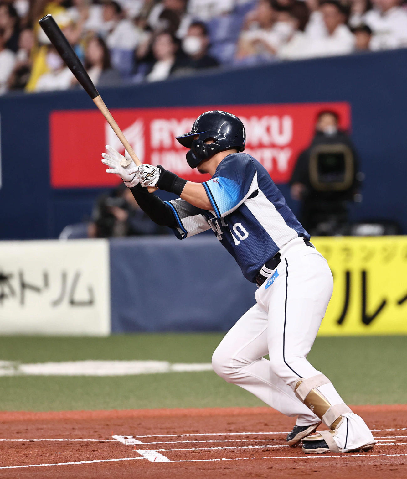 オリックス対西武　1回表西武1死二、三塁、佐藤龍は中前に2点適時打を放つ（撮影・西尾就之）