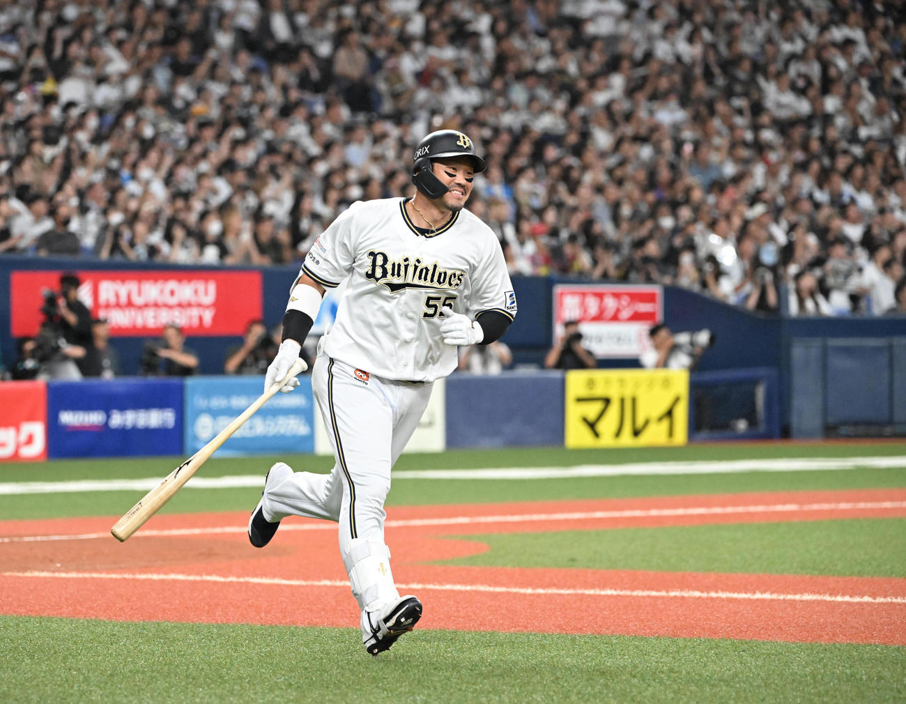 オリックス対西武　5回裏オリックス2死一、三塁、代打で登場したT－岡田は中飛に倒れる（撮影・和賀正仁）