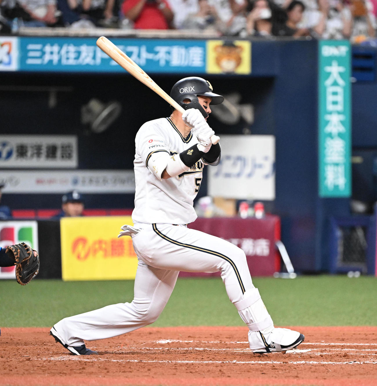 オリックス対西武　7回裏オリックス2死、右前打を放つTー岡田（撮影・和賀正仁）