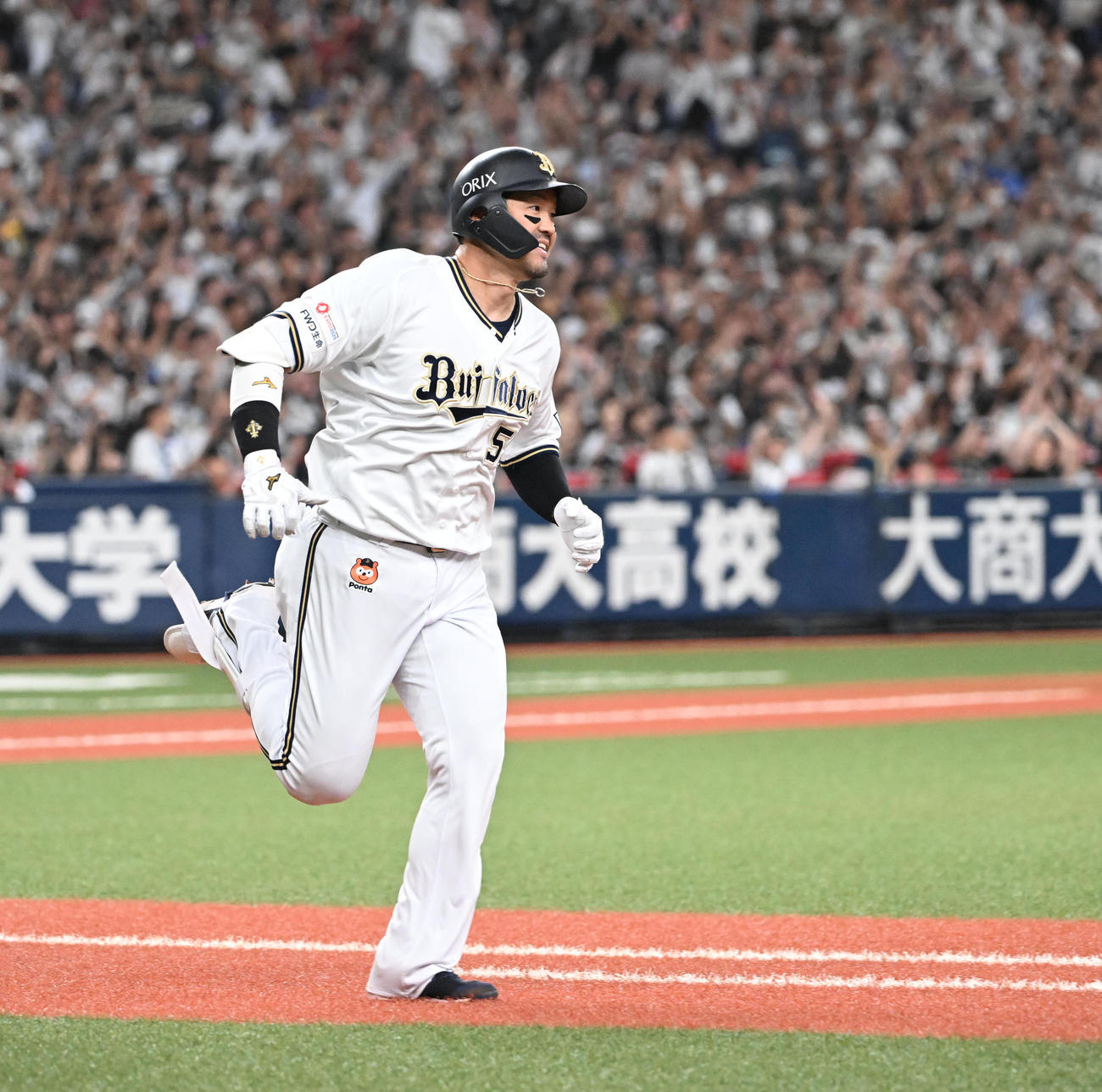 オリックス対西武　7回裏オリックス2死、右前打を放つTー岡田（撮影・和賀正仁）