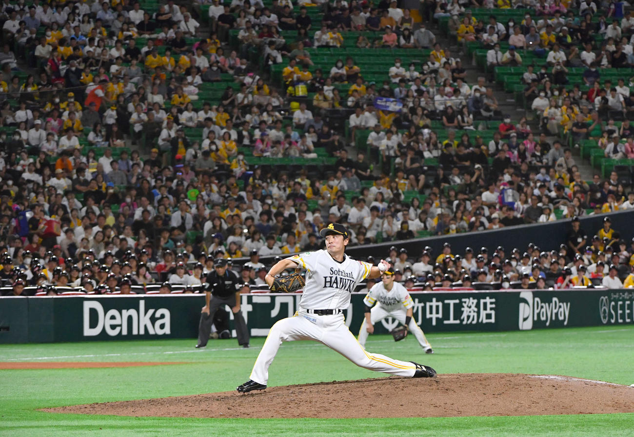 ソフトバンク対西武　6回表から登板した、ソフトバンク2番手の和田（撮影・岩下翔太）
