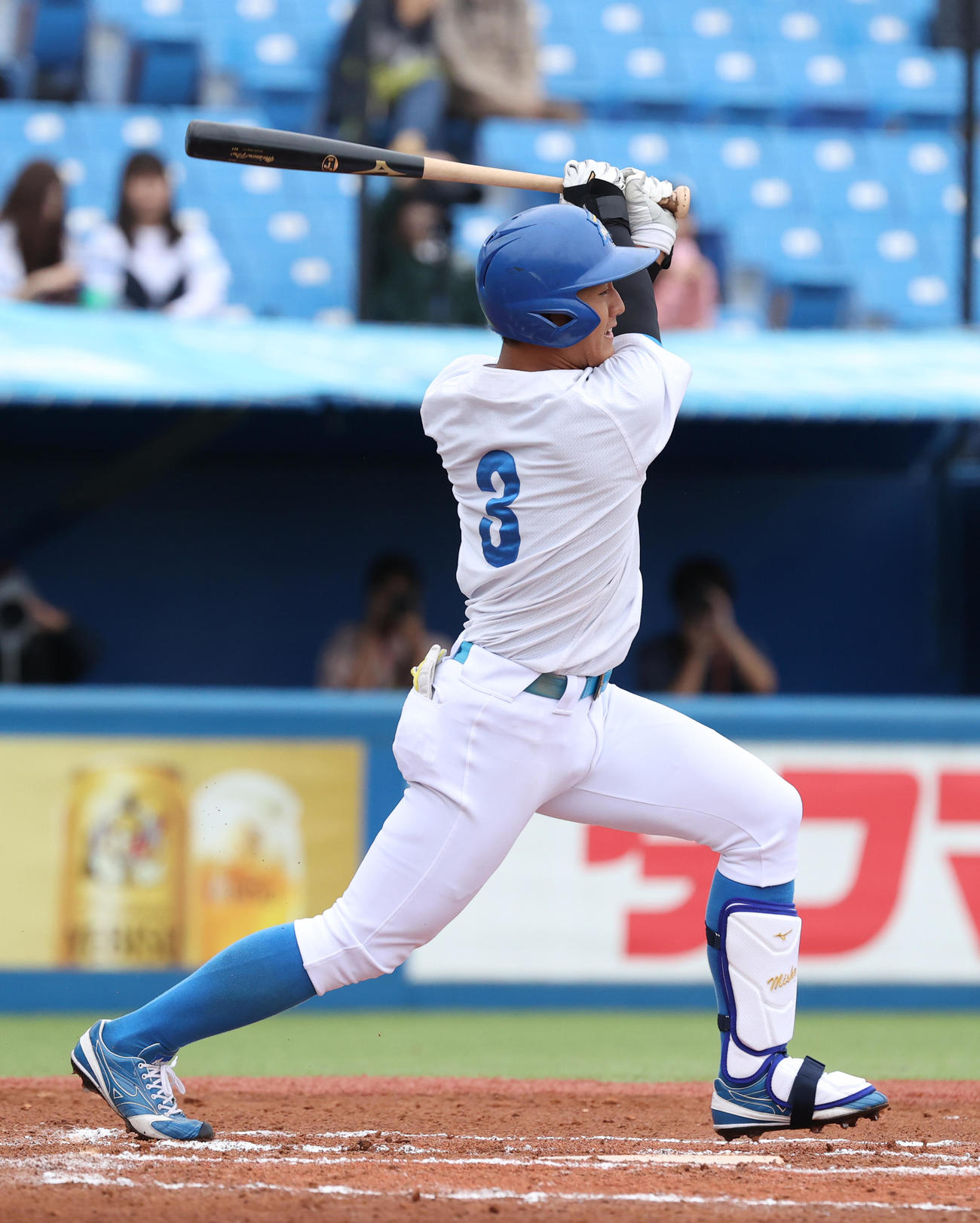 青学大対日大　1回表青学大1死一、三塁、西川は中前に適時打を放つ（撮影・柴田隆二）