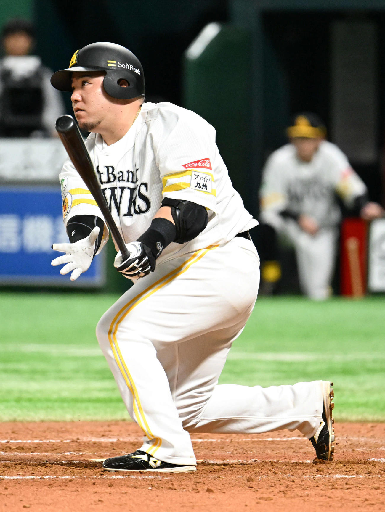 ソフトバンク対西武　4回裏ソフトバンク2死、山川は左越えに先制本塁打を放つ（撮影・林敢治）