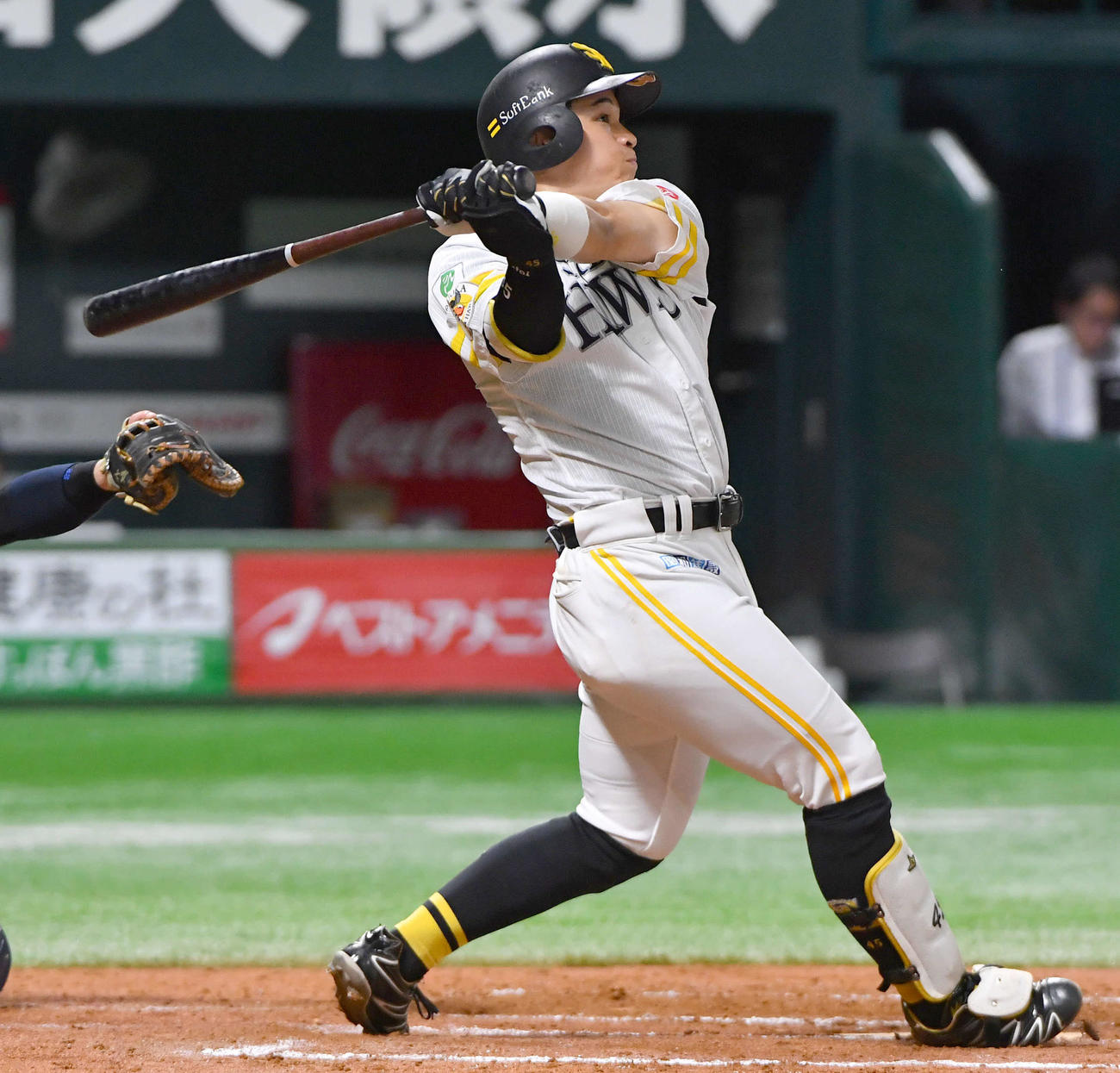 ソフトバンク対西武　7回裏ソフトバンク2死一塁、谷川原は適時右三塁打を放つ（撮影・岩下翔太）