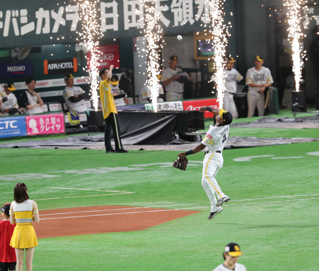 ソフトバンク対西武　初スタメンのダウンズ（撮影・梅根麻紀）