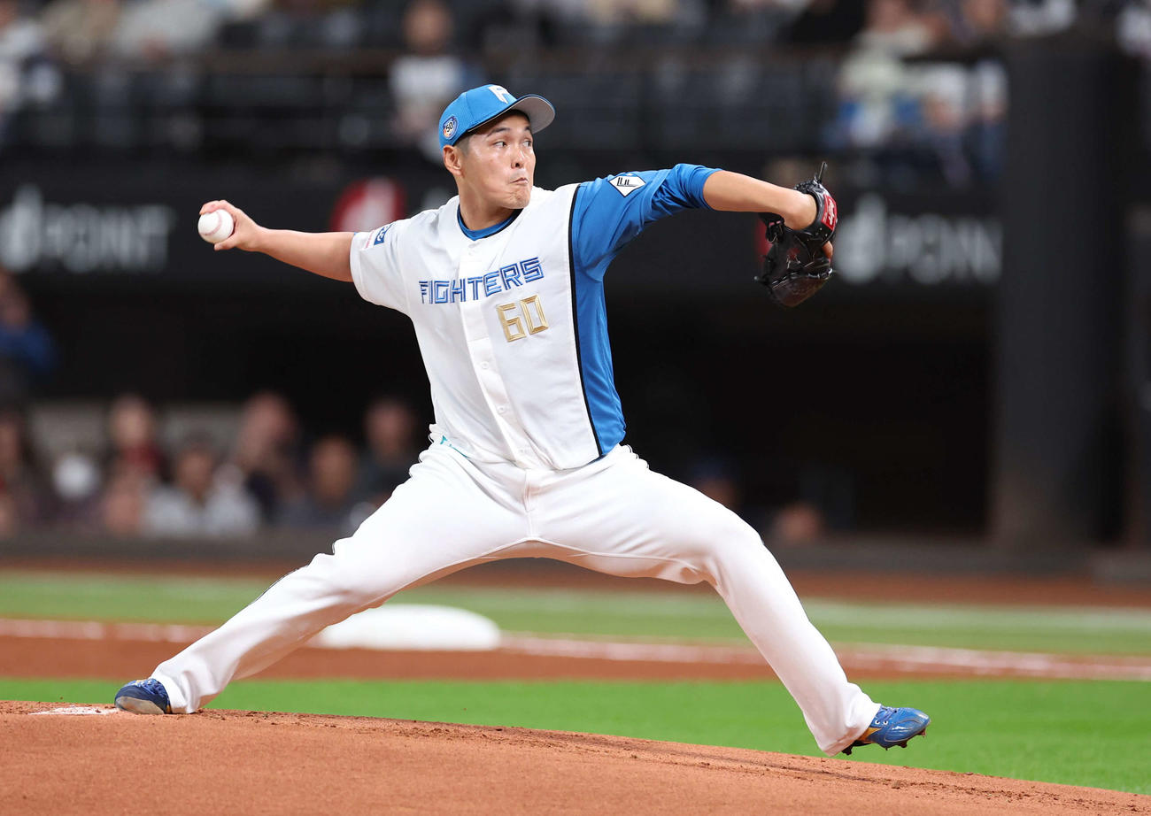 日本ハム対楽天　1回表、引退試合で投球する鍵谷（撮影・黒川智章）