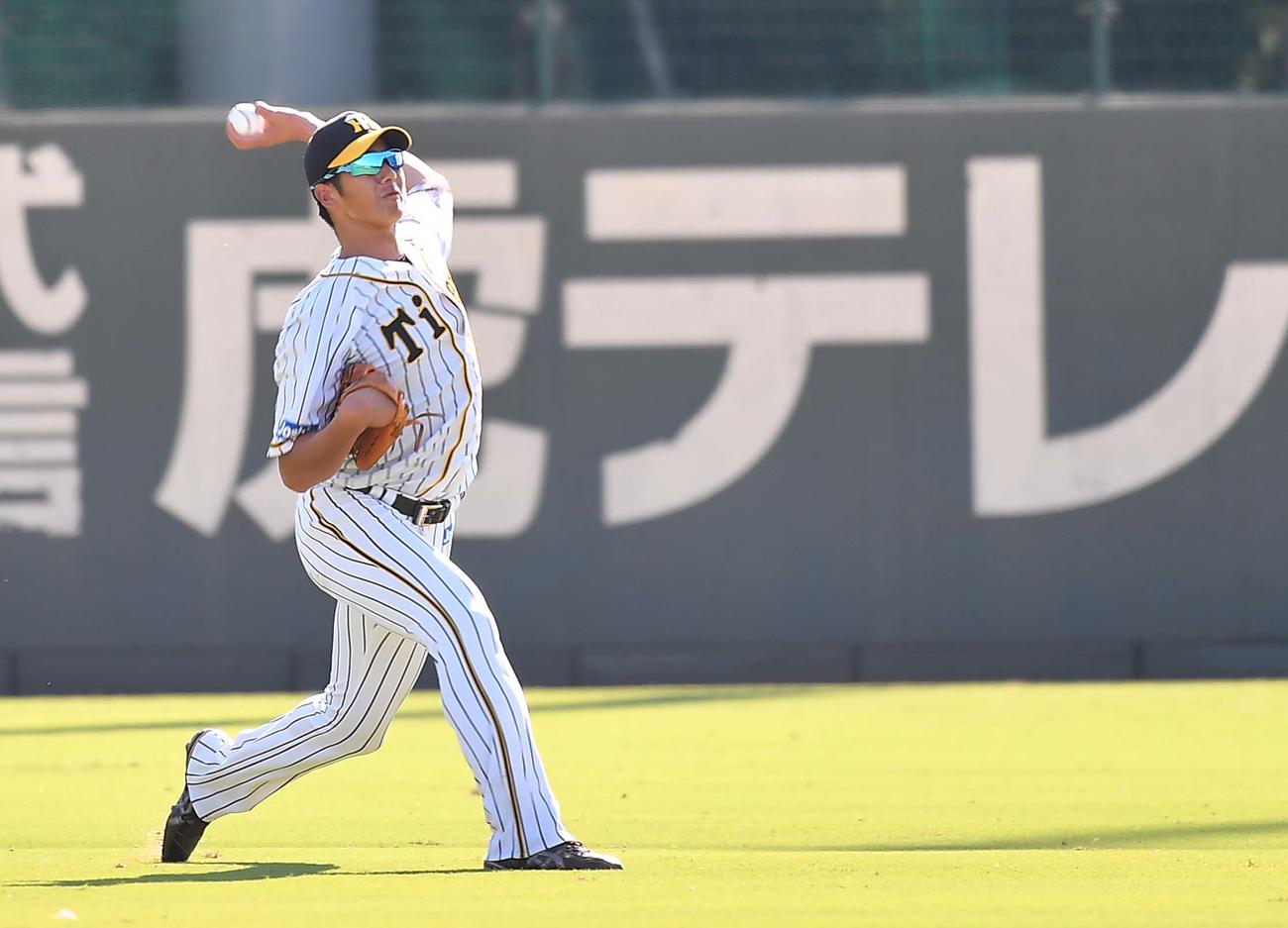 19年9月26日ソフトバンク戦の8回2死二塁、塚田の中前安打を本塁へ送球し水谷を刺す横田