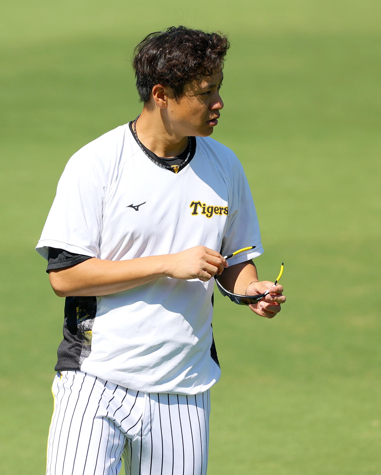 甲子園球場で汗を流す阪神大竹（撮影・上山淳一）
