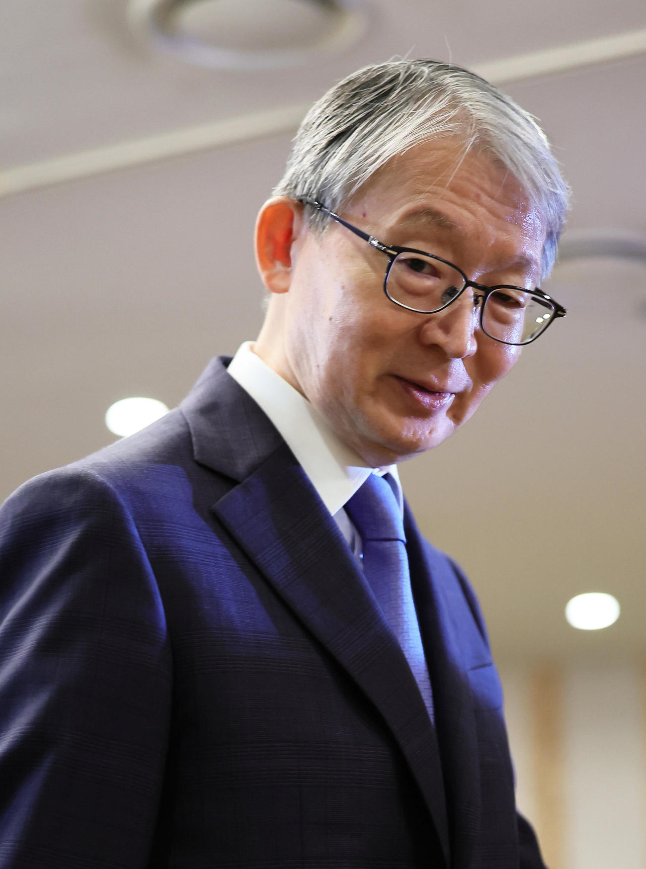 NPBオーナー会議に臨む巨人山口オーナー（左）（撮影・足立雅史）