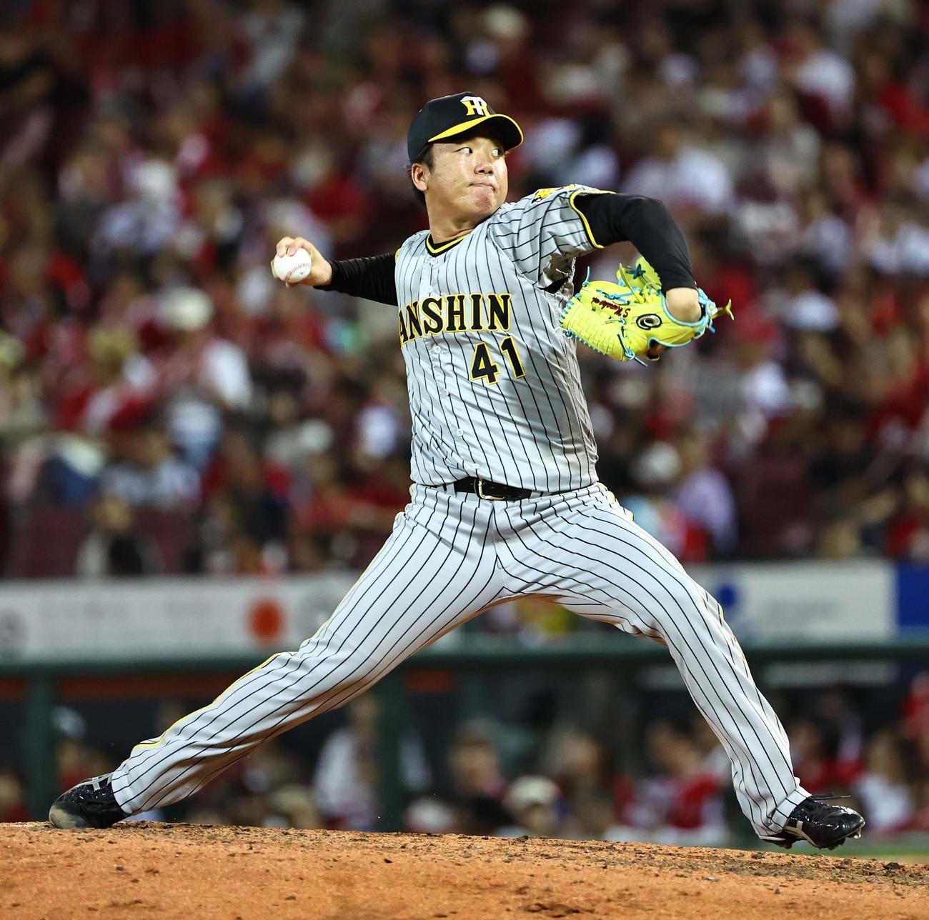 広島対阪神　阪神6番手で登板する村上（撮影・上田博志）