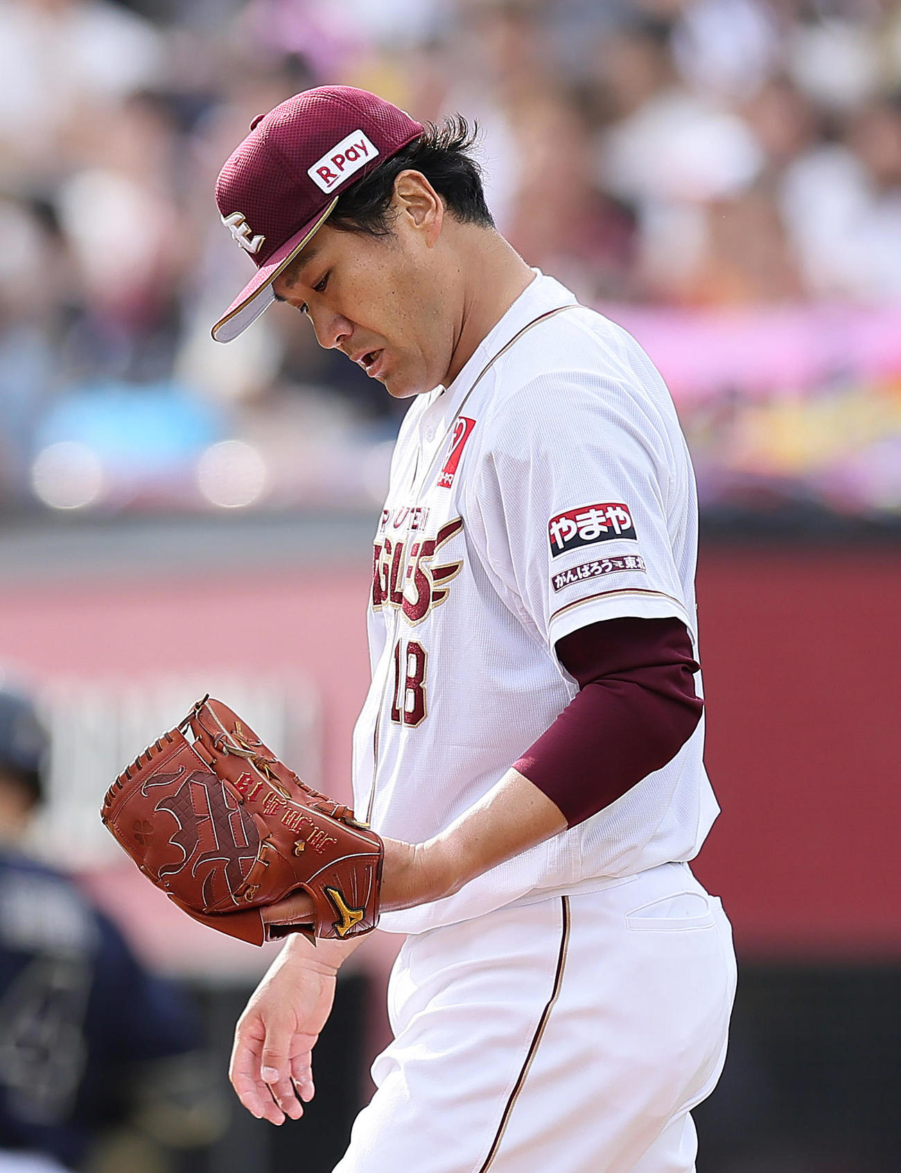 楽天対オリックス　マウンドで浮かない顔を見せる楽天田中将（撮影・足立雅史）